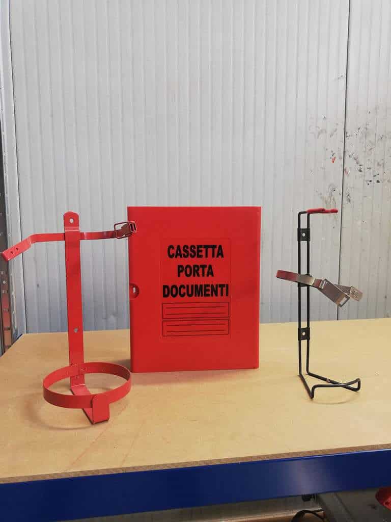 Servizi Schio Antincedi 7 Piantane supporti estintori